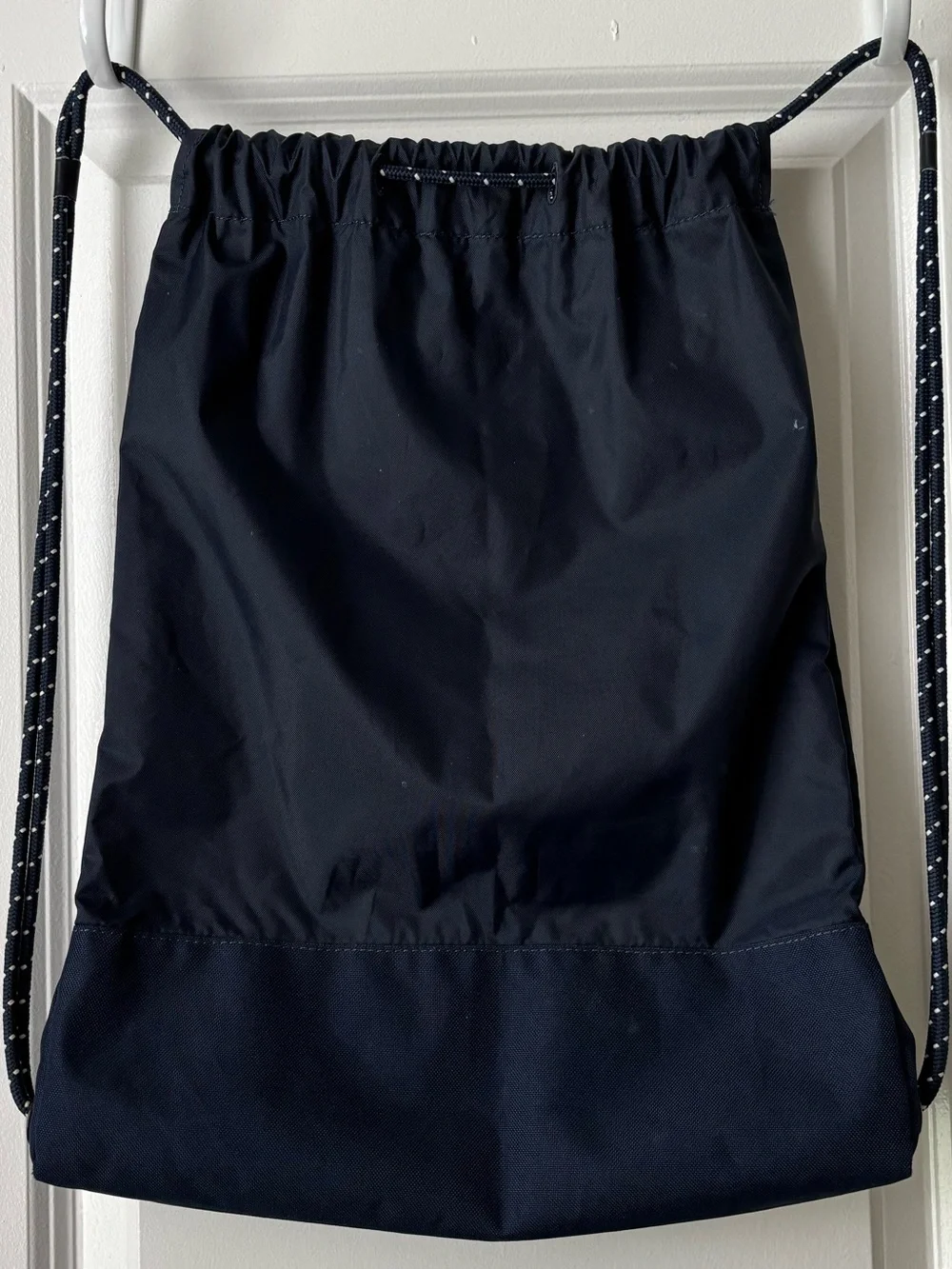 Columbia Navy Blue String Bag Excellent Pre-Owned Condition